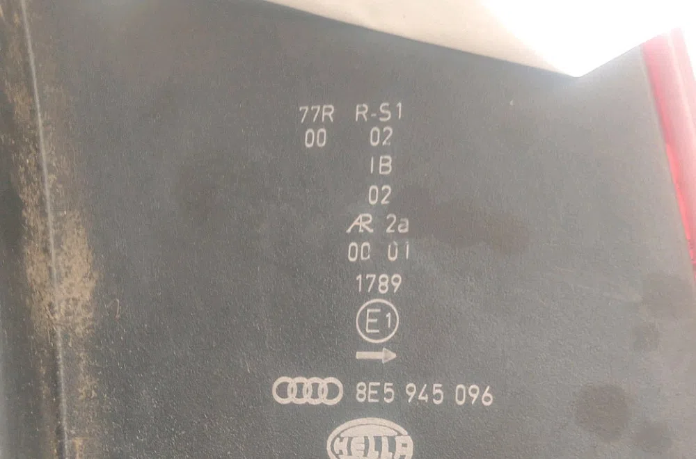 Feu arrière droit Audi A4 B7 (8EC) 2.0 tdi (2004-2008) occasion