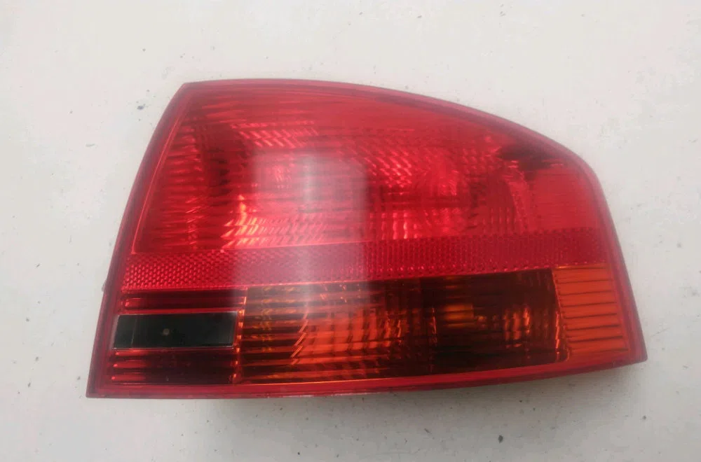 Feu arrière droit Audi A4 B7 (8EC) 2.0 tdi (2004-2008) occasion