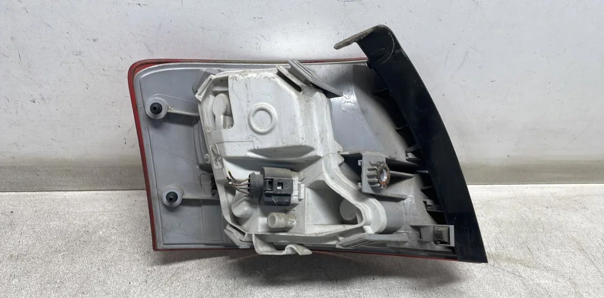 Feu arrière droit Audi A4 B7 Avant (8ED) 2.0 tdi 16v (2004-2008) occasion