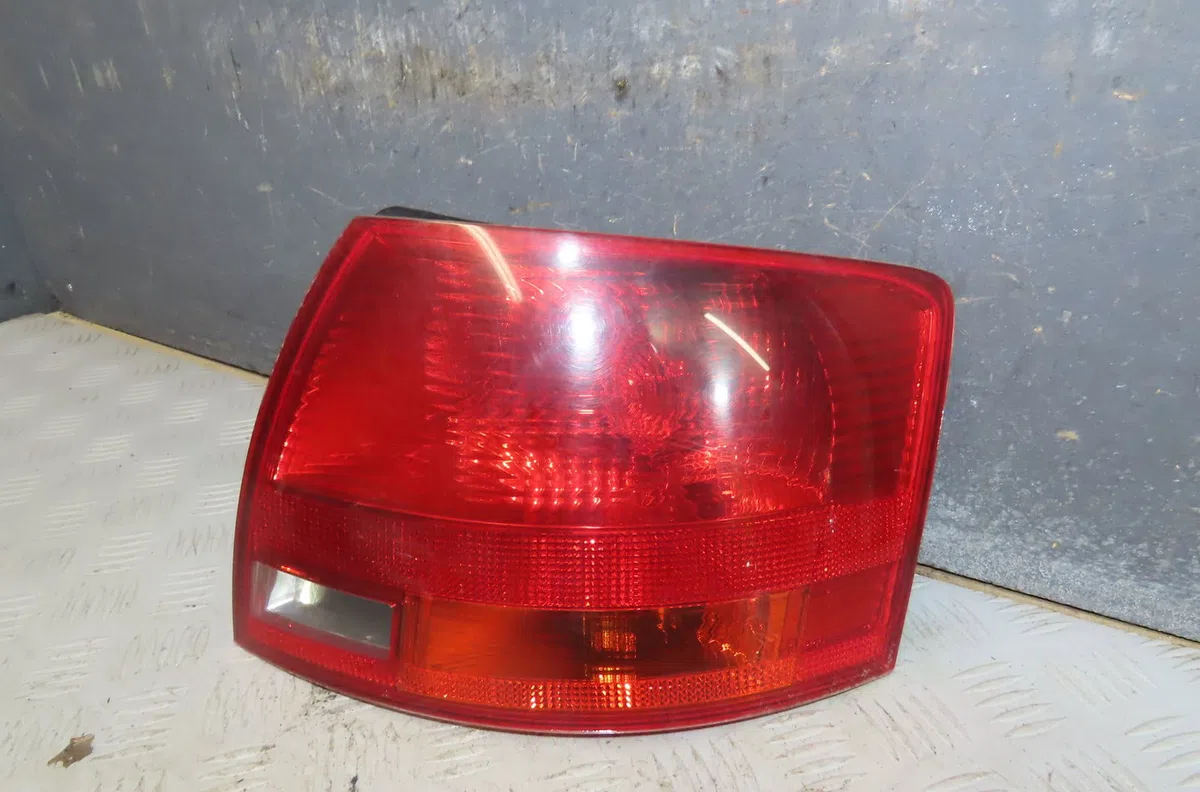 Feu arrière droit Audi A4 B7 Avant (8ED) 2.0 tdi (2004-2008) occasion