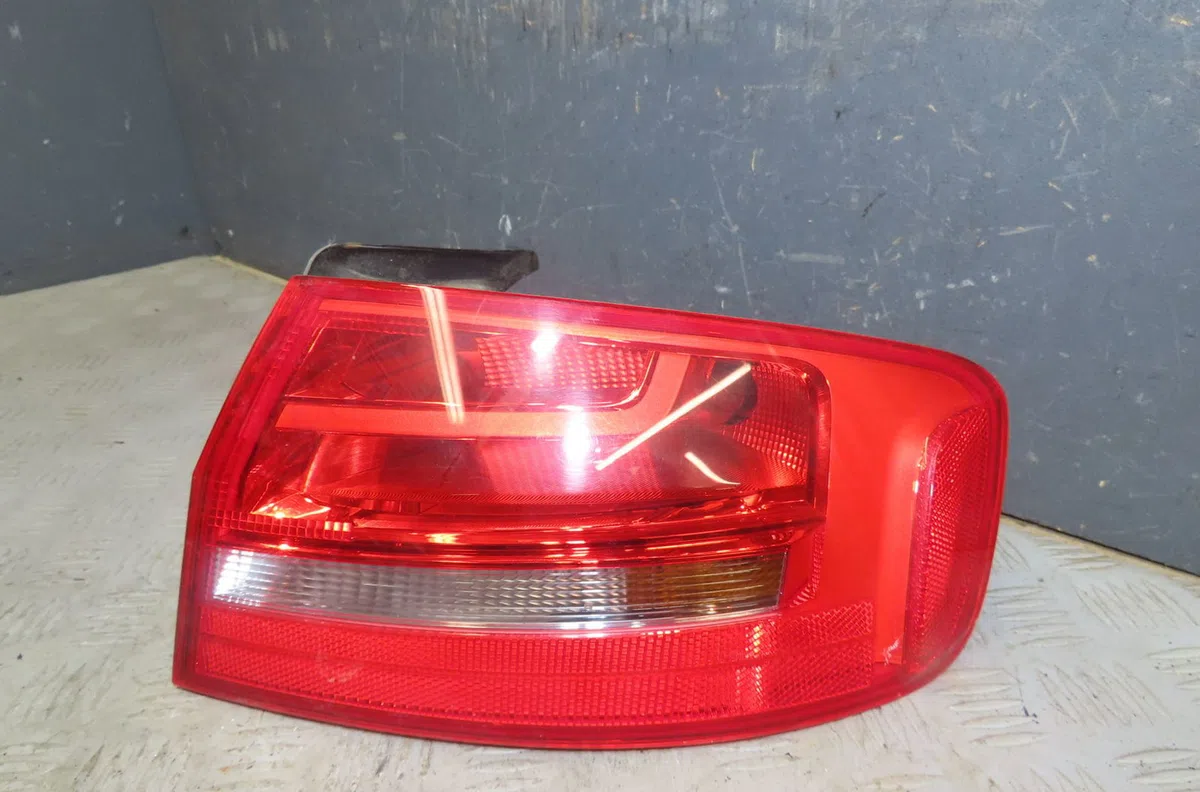Feu arrière droit Audi A4 B8 (8K2) 2.0 tdi (2007-2015) occasion