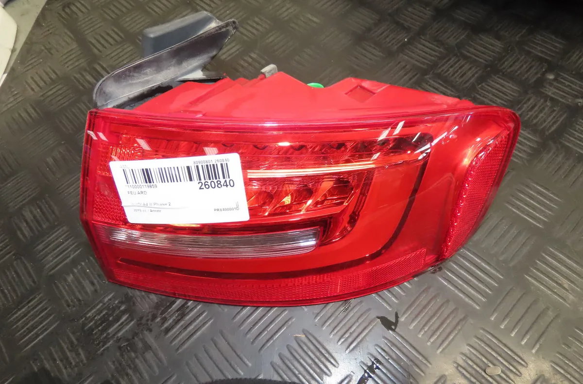 Feu arrière droit Audi A4 B8 (8K2) 2.0 tdi (2007-2015) occasion