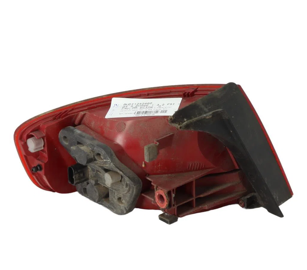 Feu arrière droit Audi A4 B8 (8K2) 3.2 fsi quattro (2007-2012) occasion