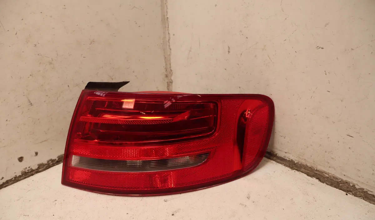 Feu arrière droit Audi A4 B8 Avant (8K5) 1.8 tfsi (2011-2015) occasion