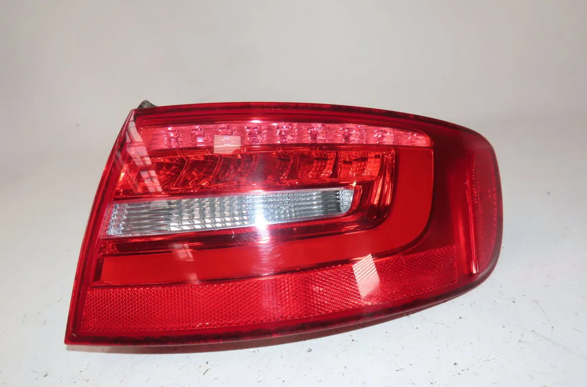 Feu arrière droit Audi A4 B8 Avant (8K5) 2.0 tdi (2008-2015) occasion