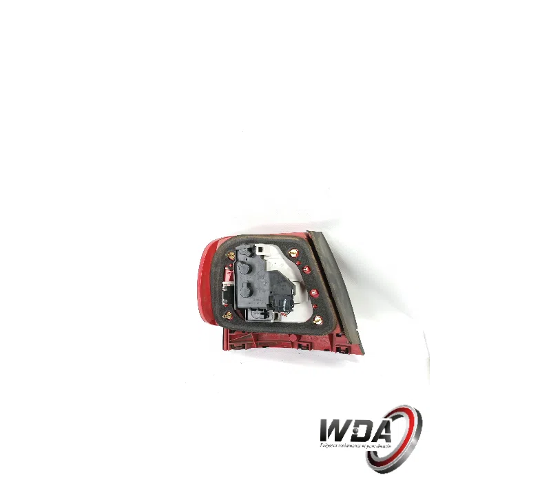 FEU ARRIERE DROIT AUDI A4 I 8D0945096F