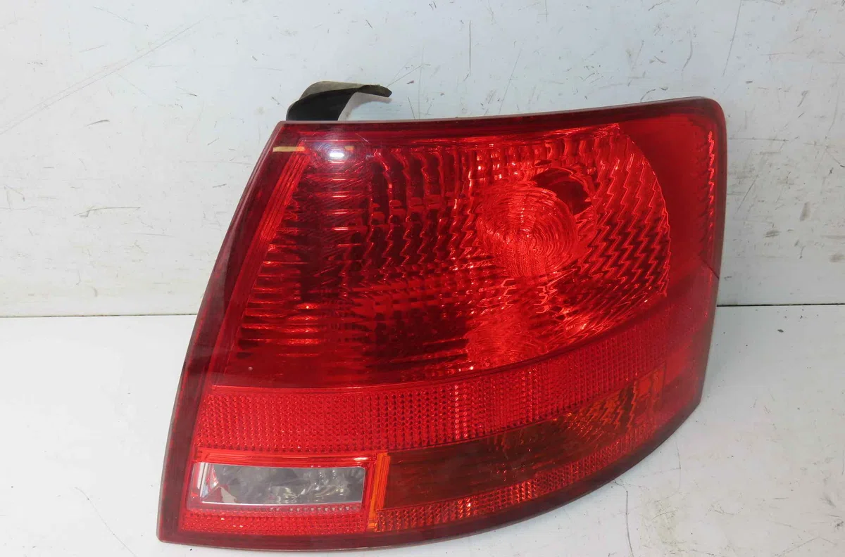 Feu arrière droit AUDI A4 II occasion