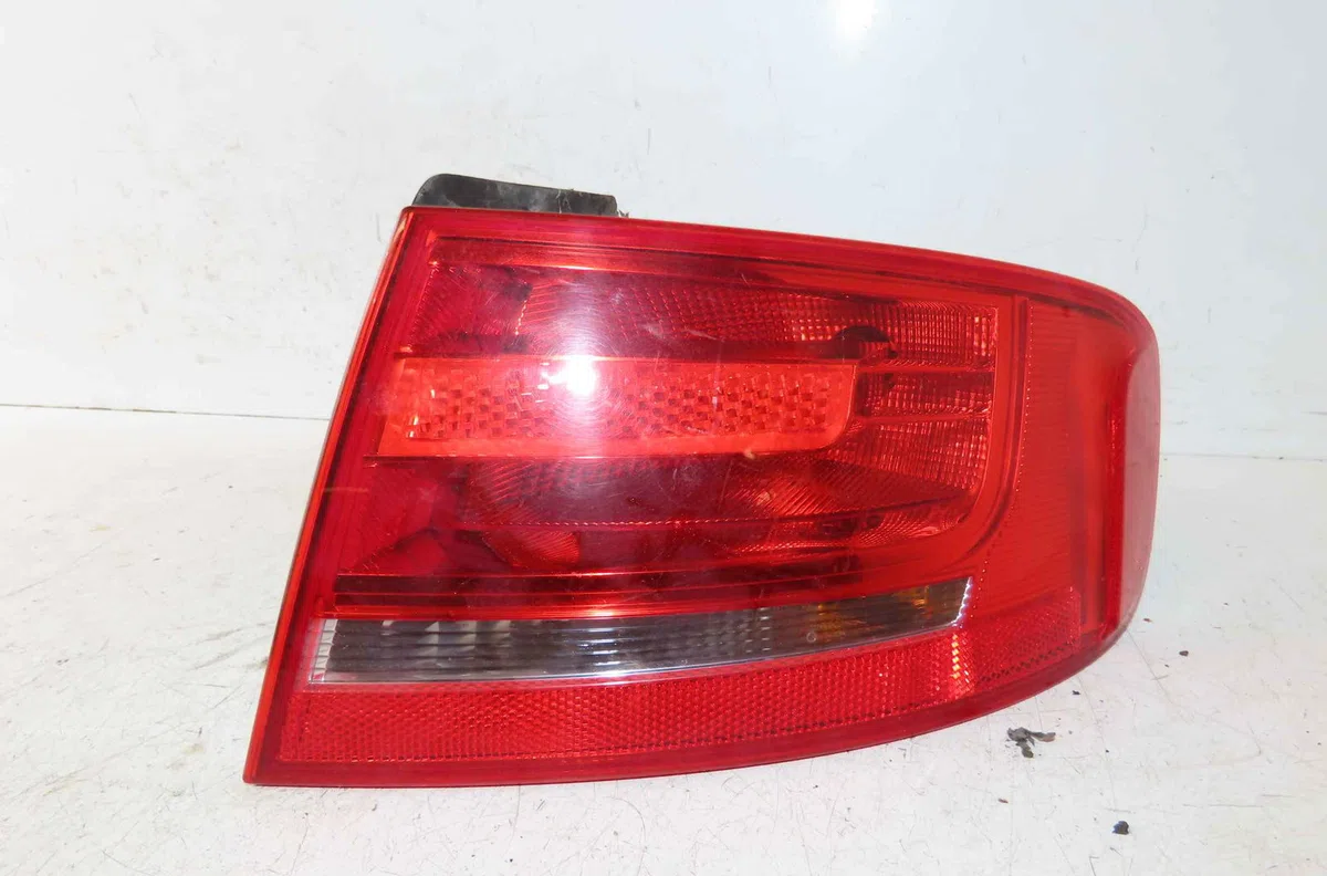 Feu arrière droit AUDI A4 III occasion
