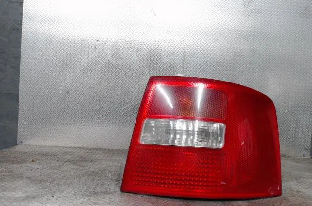 Feu arrière droit AUDI A6 2  A6 2 AVANT PHASE 2 BREAK occasion