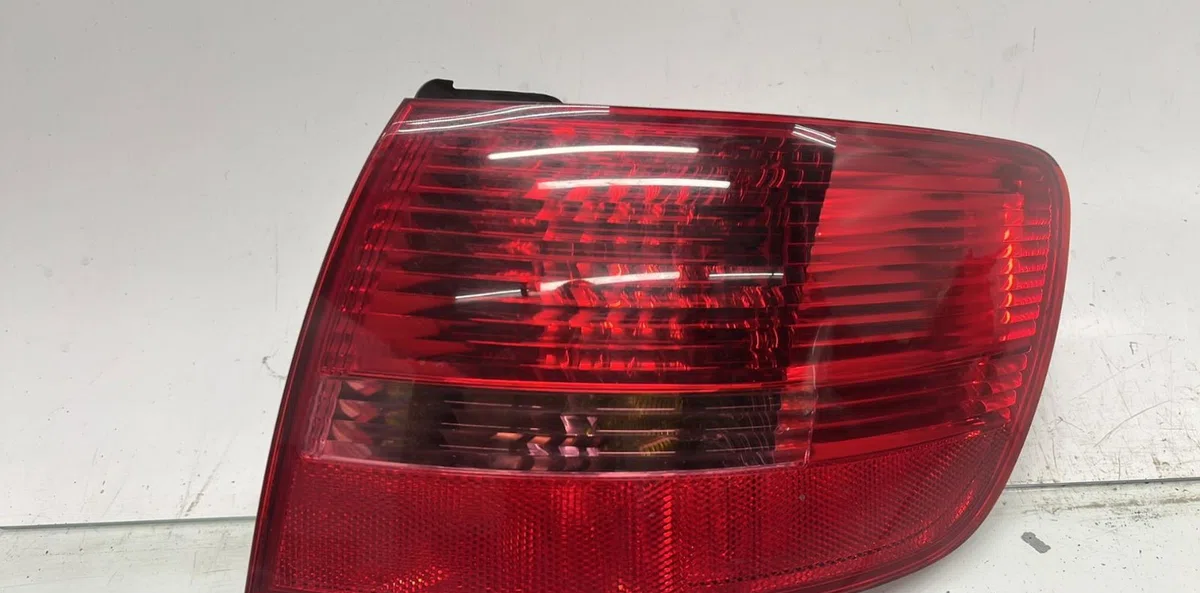 Feu arrière droit AUDI A6 3 AVANT PHASE 1 BREAK occasion