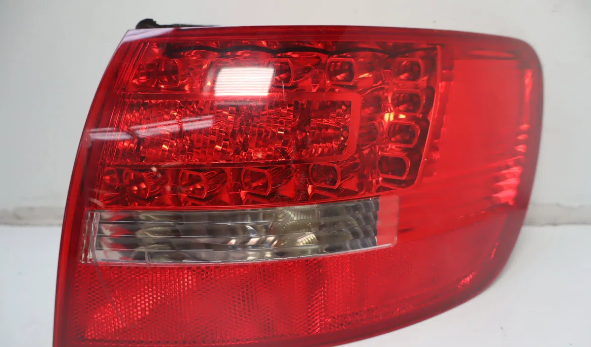 Feu arrière droit Audi A6 Allroad C6 (4FH) 3.0 tdi quattro (2006-2008) occasion