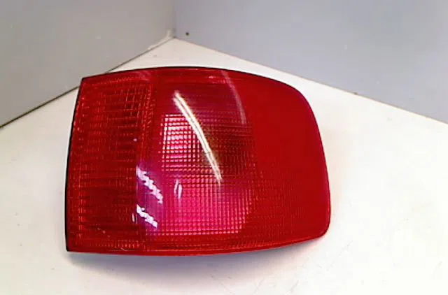 Feu arrière droit AUDI A6 I occasion