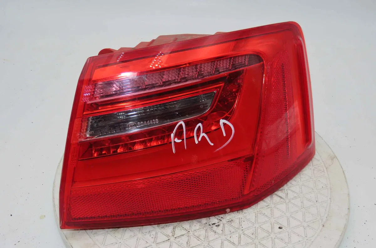 Feu arrière droit AUDI A6 IV occasion