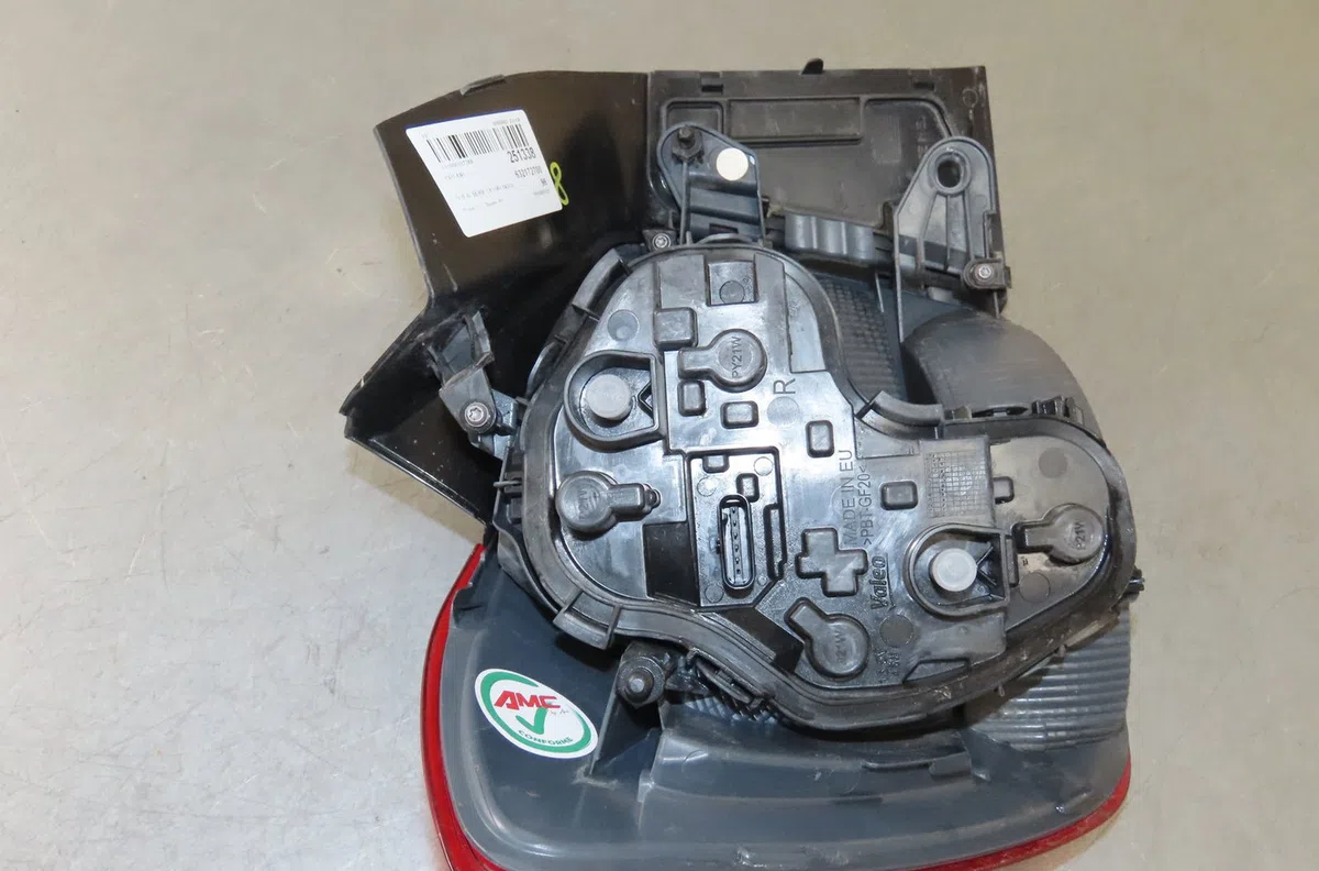 Feu arrière droit Bmw 1 (E87) 118 d (2004-2007) 5 portes occasion