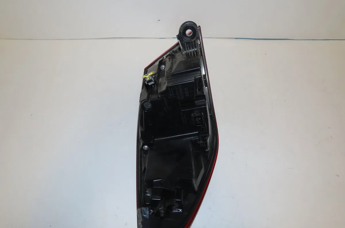 Feu arrière droit Bmw 1 (F40) 118 d (2019) occasion