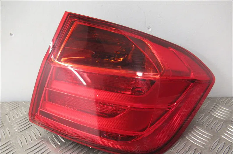 Feu arrière droit Bmw 3 (F30, F80) 316 d (2012-2018) occasion