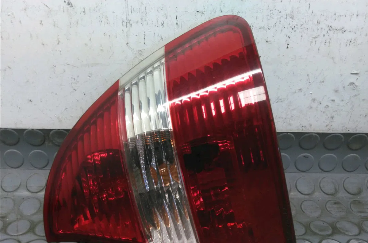 Feu arrière droit Bmw 3 Touring (E46) 325 xi (2000-2005) occasion