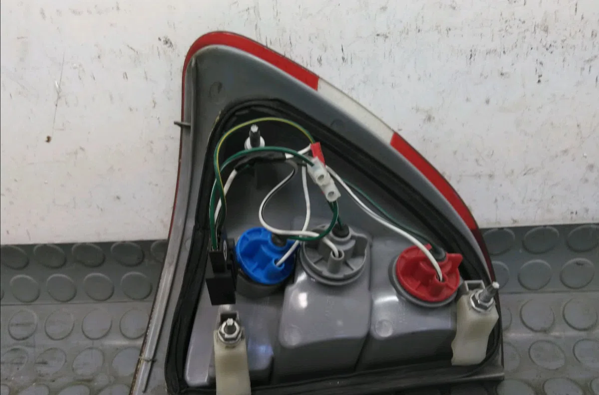 Feu arrière droit Bmw 3 Touring (E46) 325 xi (2000-2005) occasion