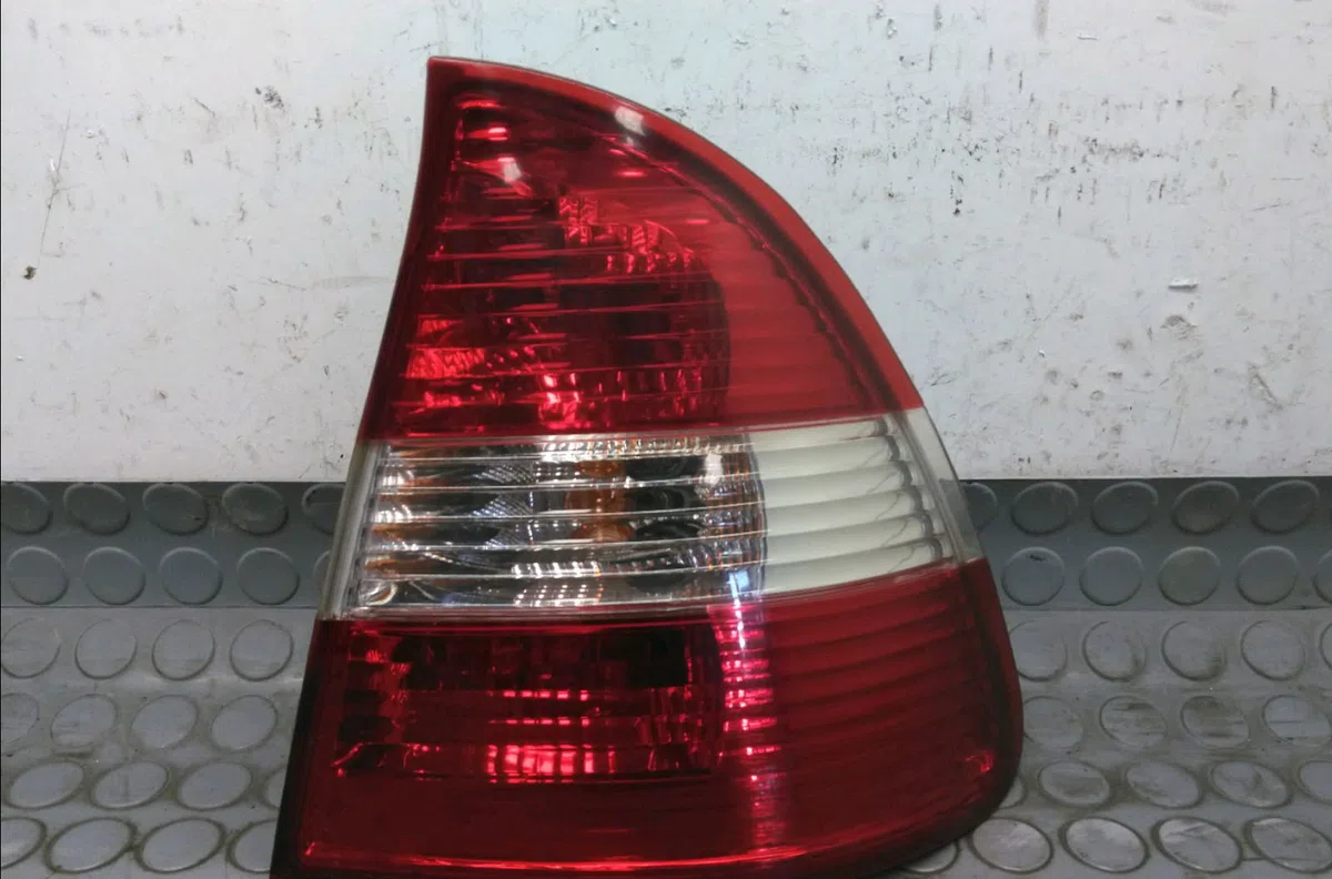 Feu arrière droit Bmw 3 Touring (E46) 325 xi (2000-2005) occasion