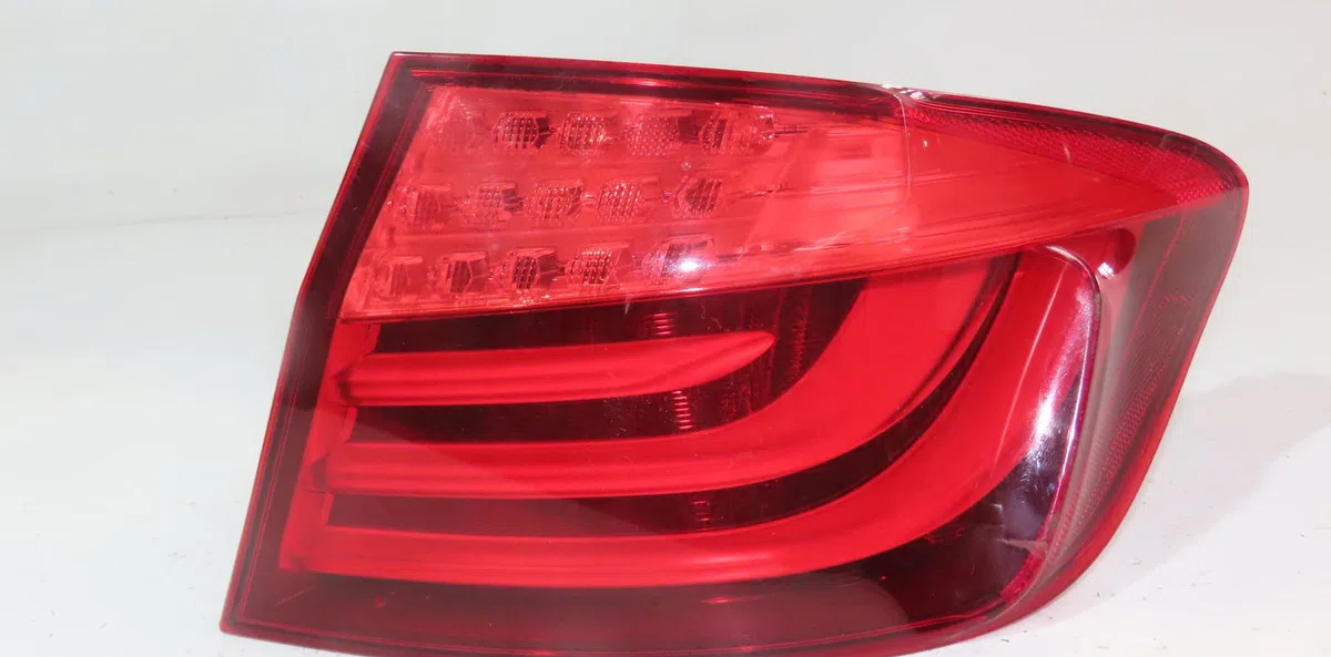 Feu arrière droit Bmw 5 (F10) M 550 d xdrive (2012-2016) occasion