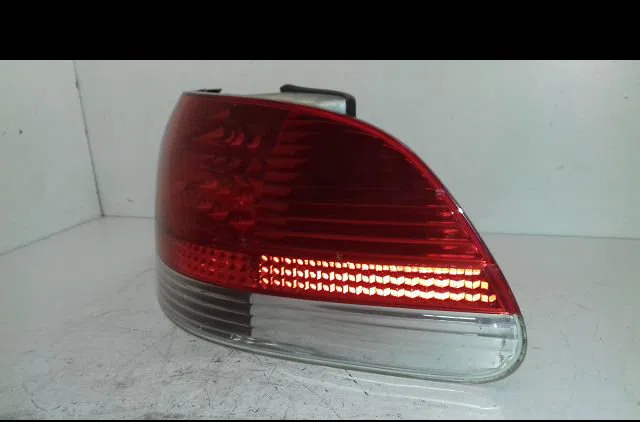Feu arrière droit Bmw 7 (E65, E66, E67) 730 d (2003-2008) occasion