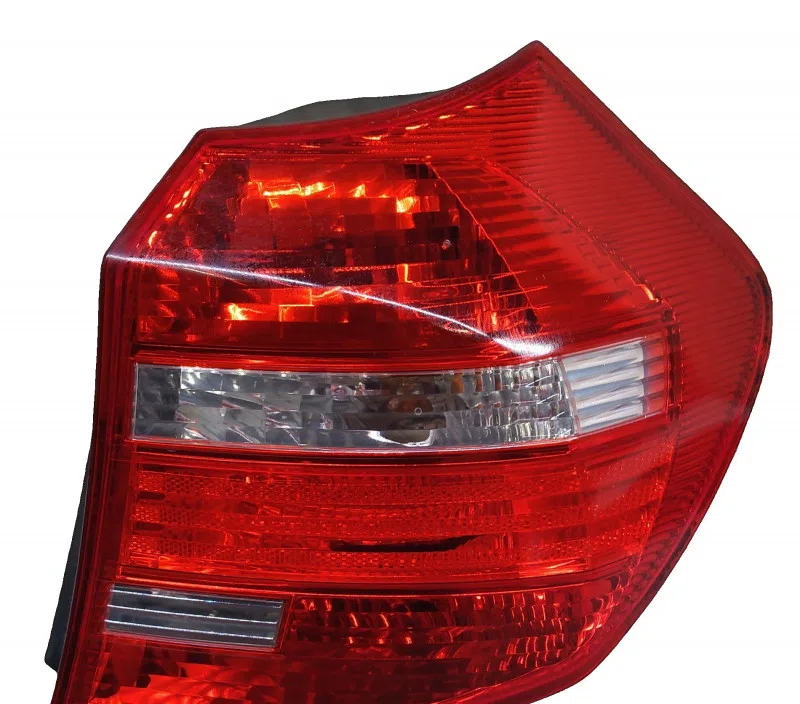 FEU ARRIERE DROIT BMW SERIE 1 63217164956