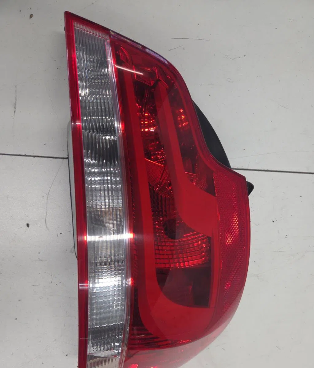 Feu arrière droit BMW SERIE 1 E88 CABRIO occasion