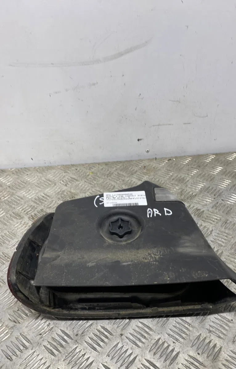 Feu arrière droit BMW SERIE 3 E36 COMPACT occasion
