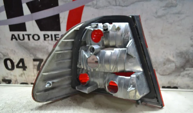 Feu arrière droit BMW SERIE 3 E46 PHASE 2 occasion
