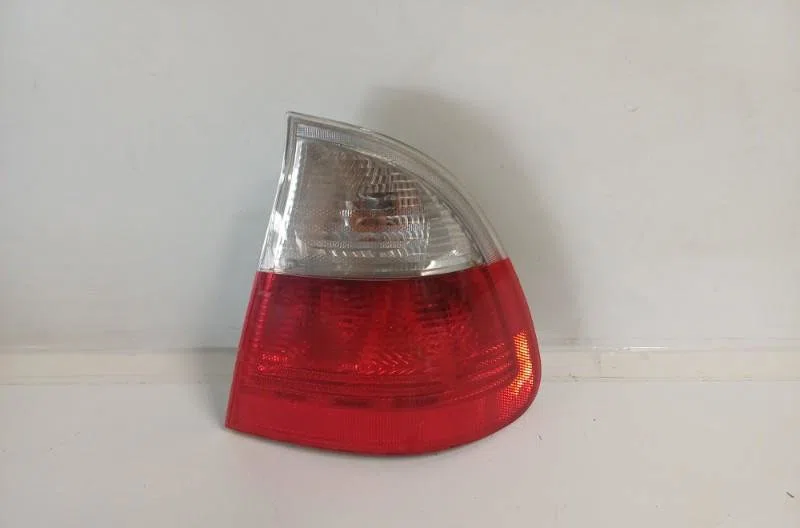 Feu arrière droit BMW SERIE 3 E46 TOURING PHASE 1 BREAK occasion