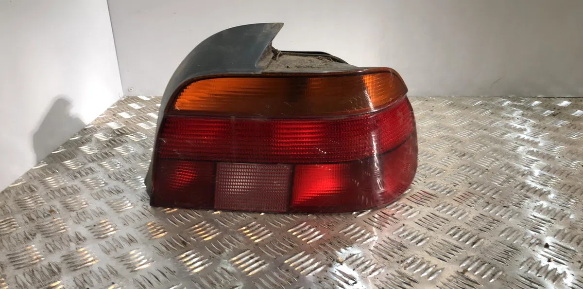 Feu arrière droit BMW SERIE 5 E39 PHASE 1 occasion