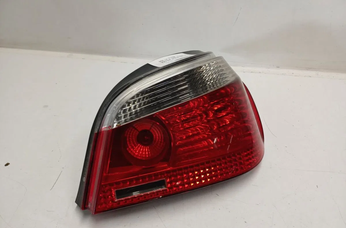 Feu arrière droit BMW SERIE 5 E60 PHASE 1 occasion