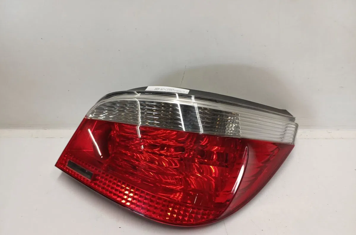 Feu arrière droit BMW SERIE 5 E60 PHASE 1 occasion