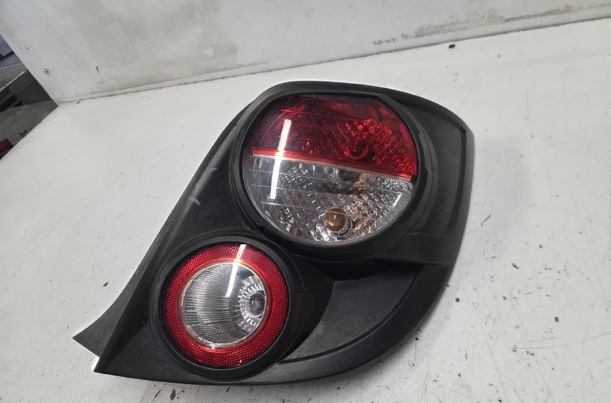 Feu arrière droit CHEVROLET AVEO 2 occasion