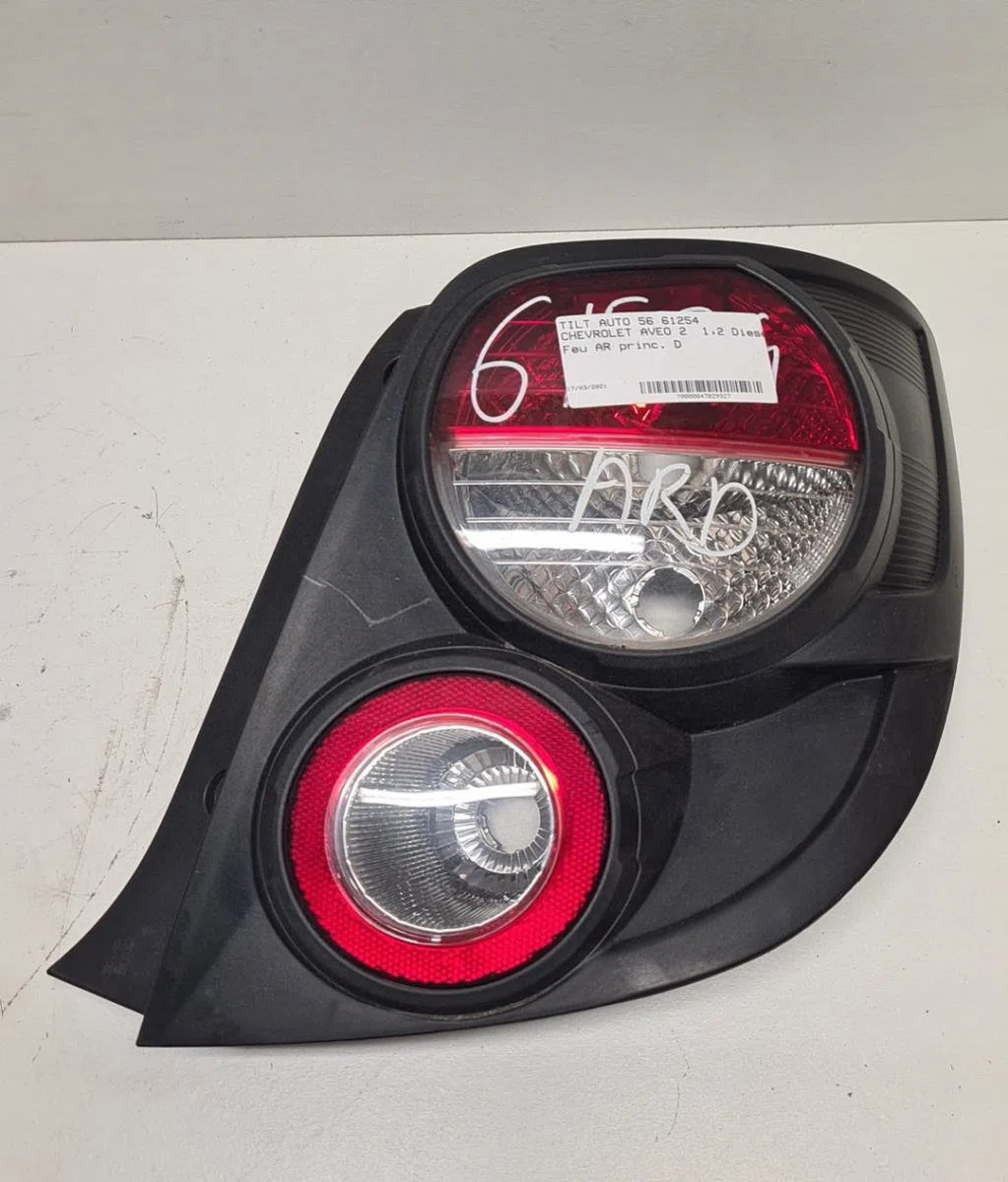 Feu arrière droit Chevrolet AVEO 3-5 portes (T300) 1.3 d (2011-2015) occasion