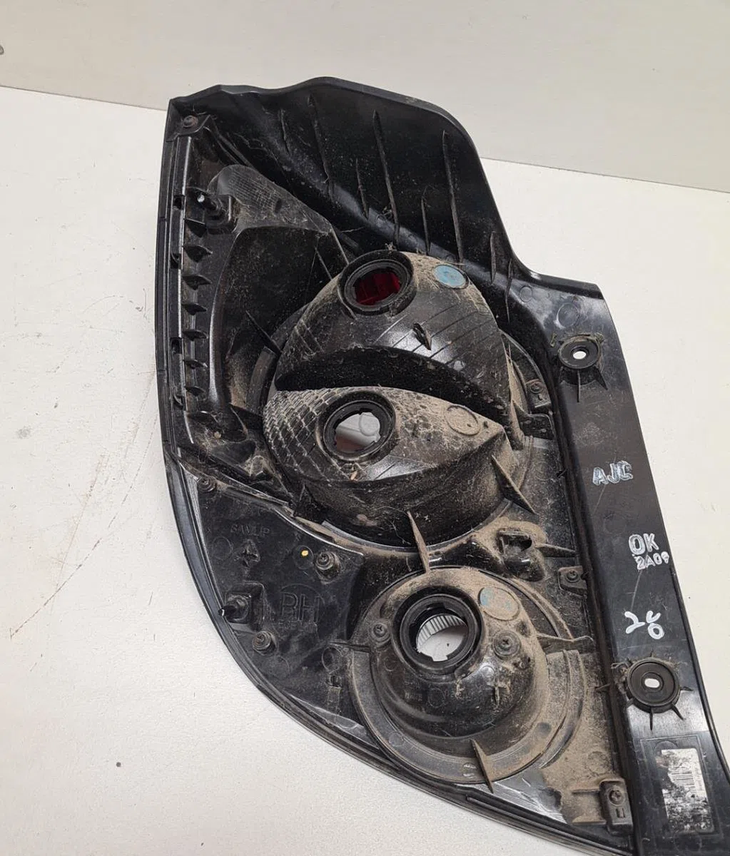 Feu arrière droit Chevrolet AVEO 3-5 portes (T300) 1.3 d (2011-2015) occasion