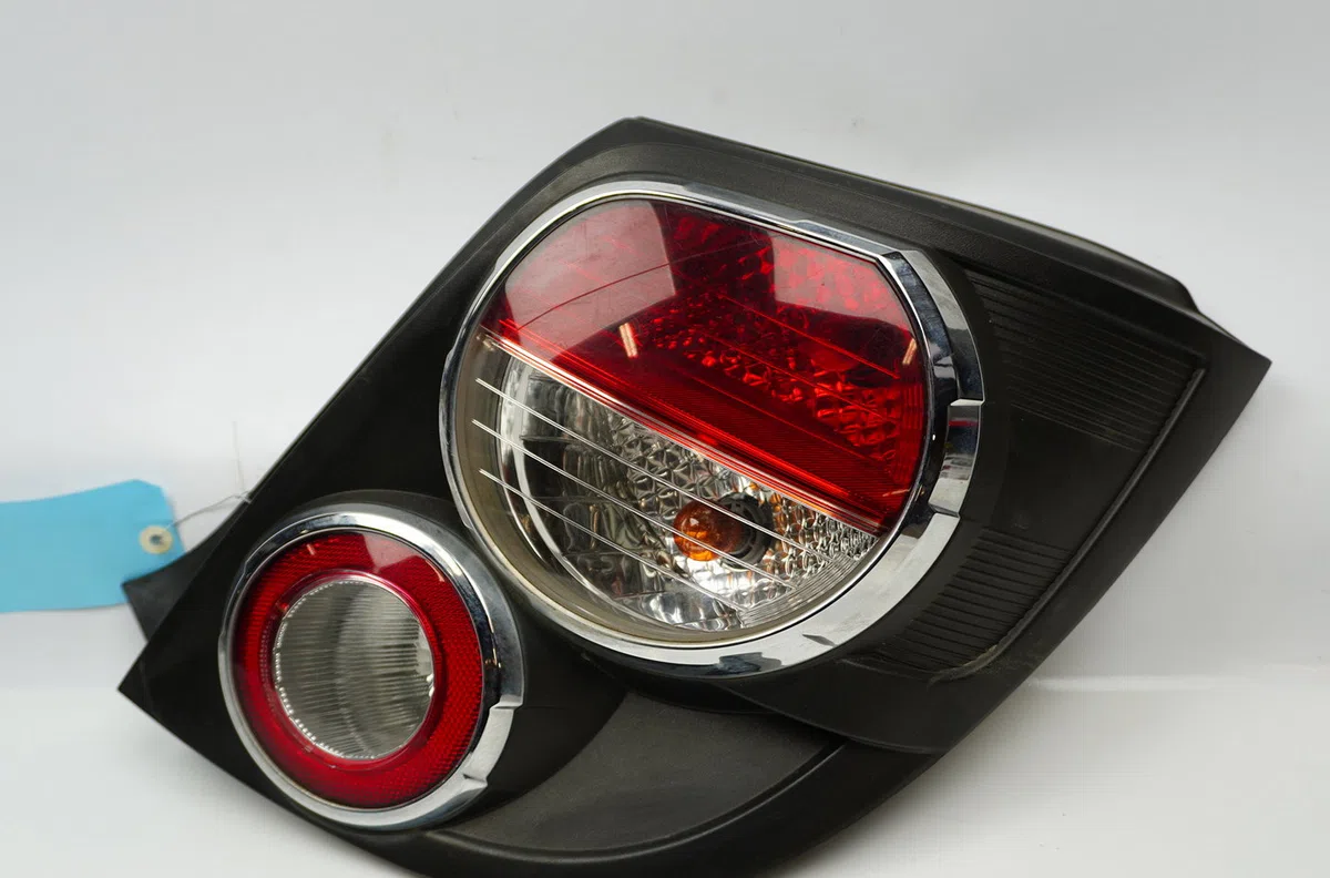 Feu arrière droit Chevrolet AVEO 3-5 portes (T300) 1.3 d (2011-2015) occasion