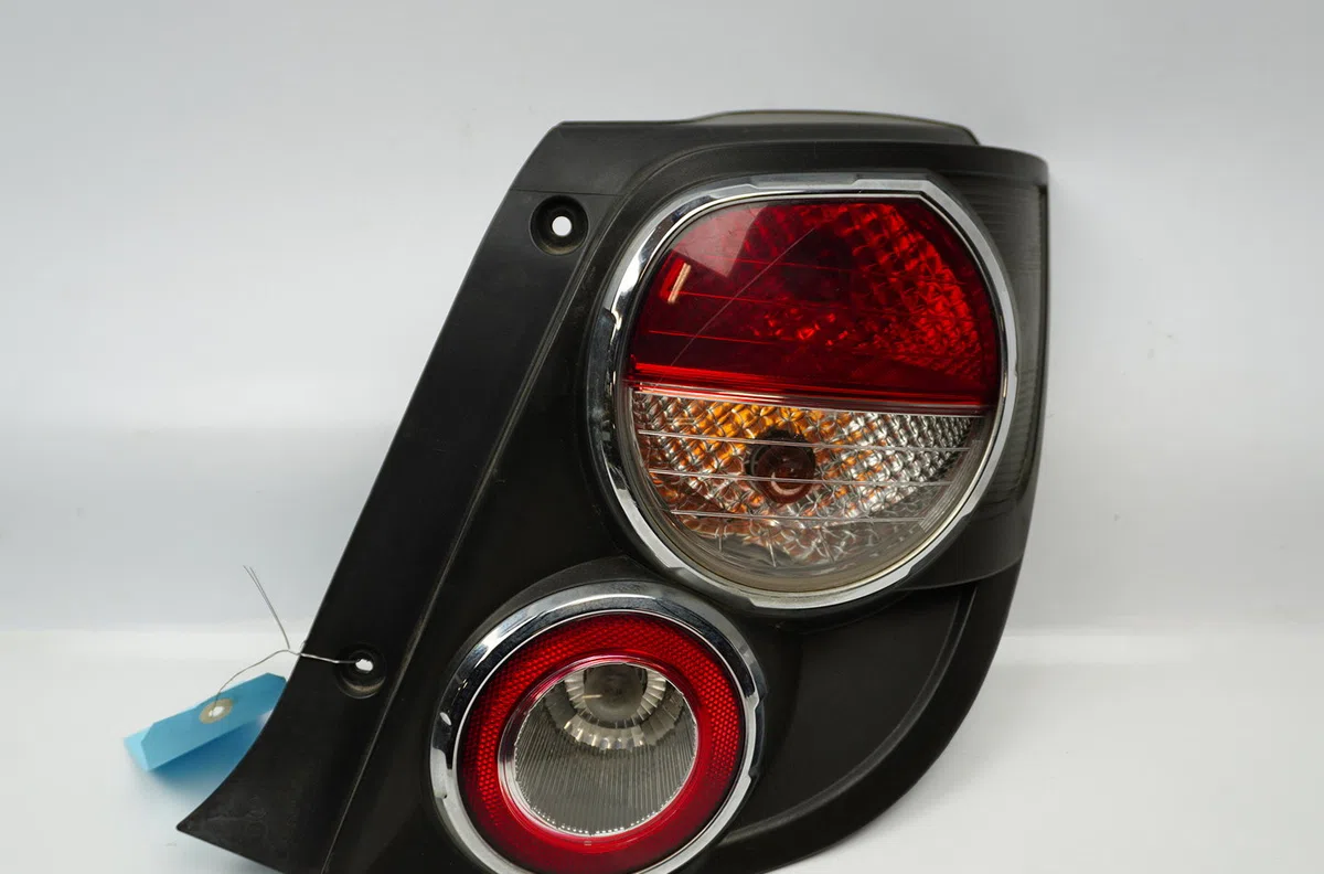 Feu arrière droit Chevrolet AVEO 3-5 portes (T300) 1.3 d (2011-2015) occasion