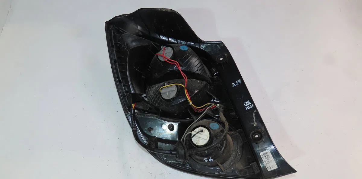 Feu arrière droit Chevrolet AVEO 3-5 portes (T300) 1.6 (2011) occasion