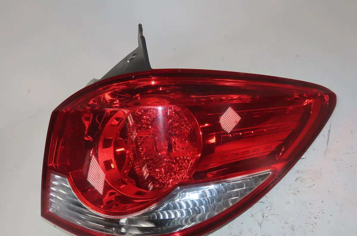 Feu arrière droit Chevrolet CRUZE 3-5 portes (J305) 1.7 d (2012-2015) occasion