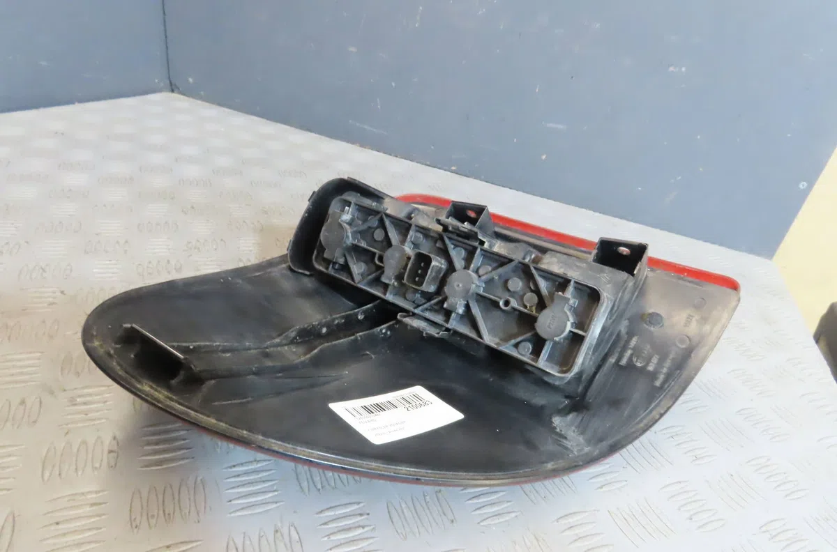 Feu arrière droit Chrysler VOYAGER IV (RG, RS) 2.5 crd (2000-2008) occasion