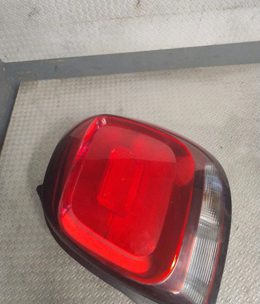 Feu arrière droit CITROEN C1 2  C1 2 occasion