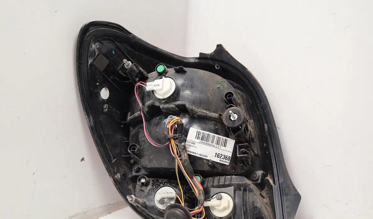 Feu arrière droit Citroen C1 II (PA_, PS_) 1.2 vti 82 (2014) occasion
