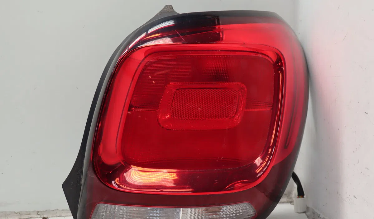 Feu arrière droit Citroen C1 II (PA_, PS_) 1.2 vti 82 (2014) occasion