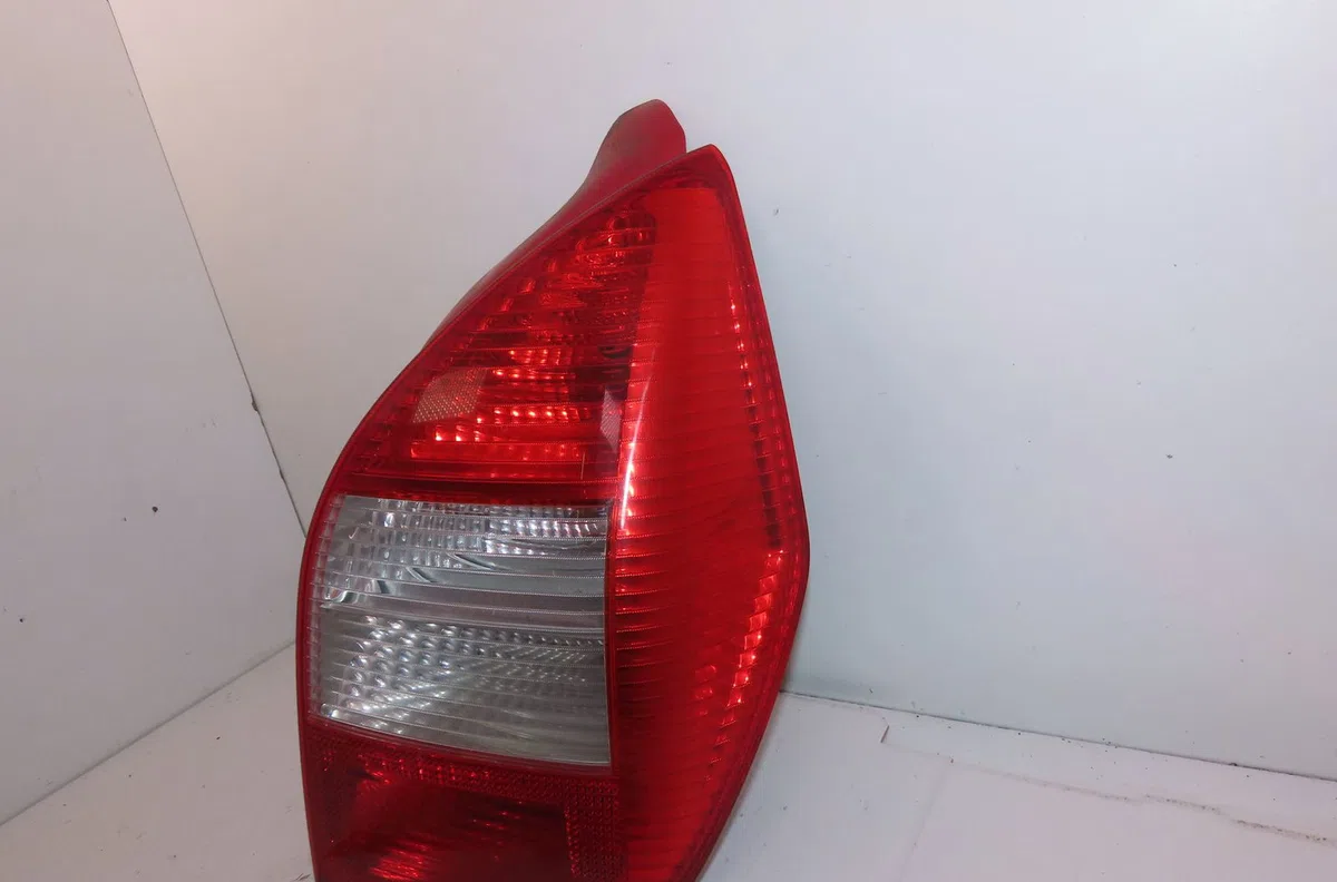 Feu arrière droit Citroën C2 (JM_) 1.4 (2003-2009) 3 portes occasion