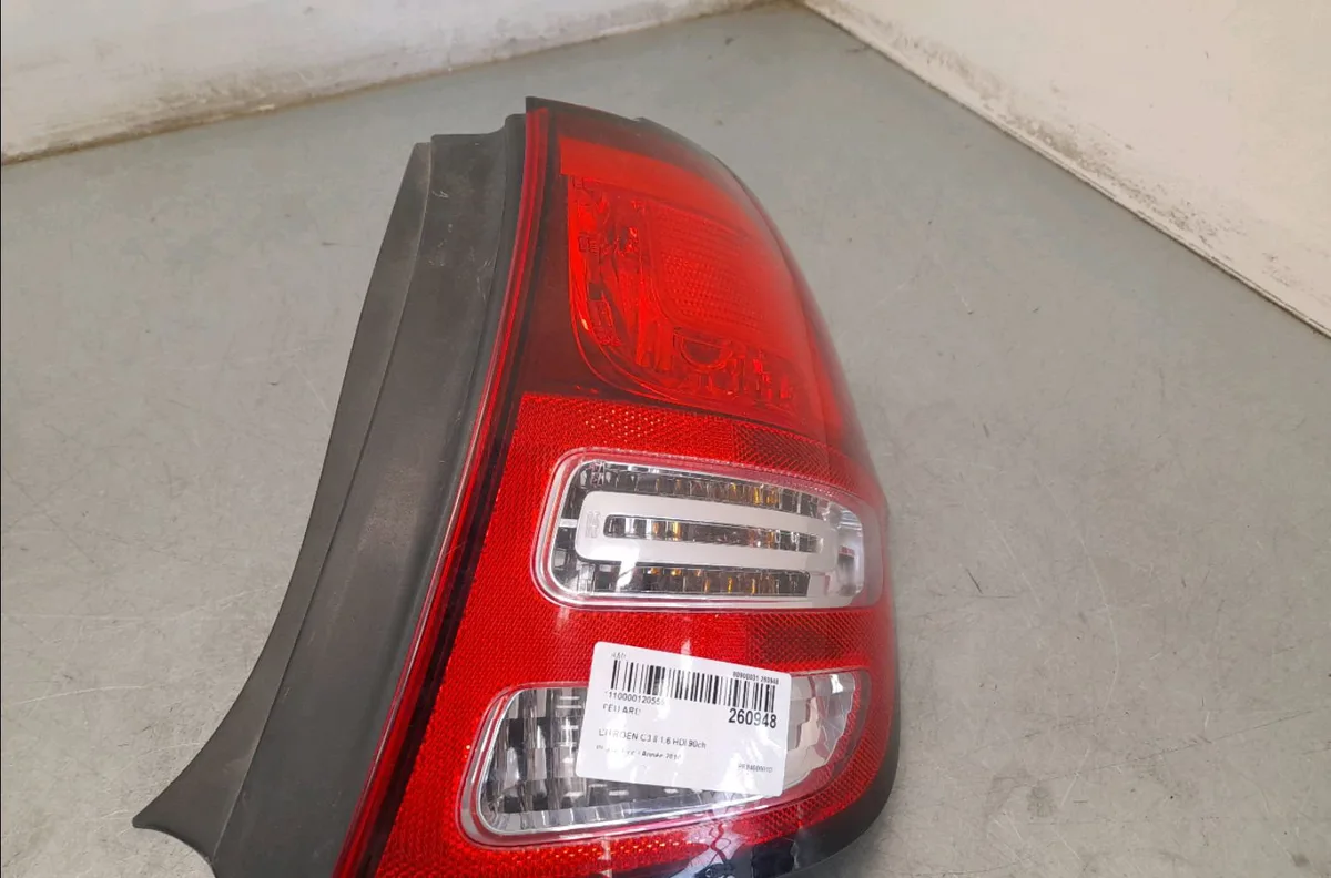 Feu arrière droit Citroen C3 II (SC_) 1.6 hdi (2009-2016) 5 portes occasion