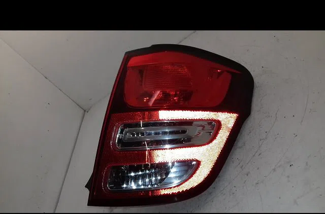 Feu arrière droit Citroën C3 II (SC_) 1.6 vti 120 (2009) occasion