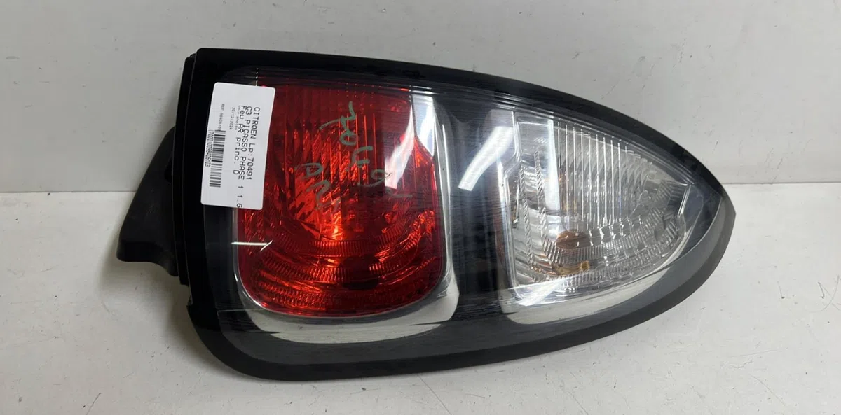 Feu arrière droit Citroen C3 PICASSO (SH_) 1.6 hdi (2009) 5 portes occasion