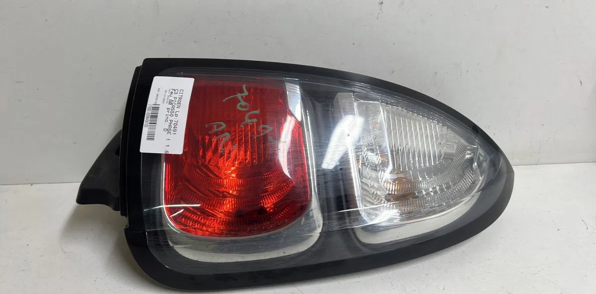 Feu arrière droit Citroen C3 PICASSO (SH_) 1.6 hdi (2009) 5 portes occasion