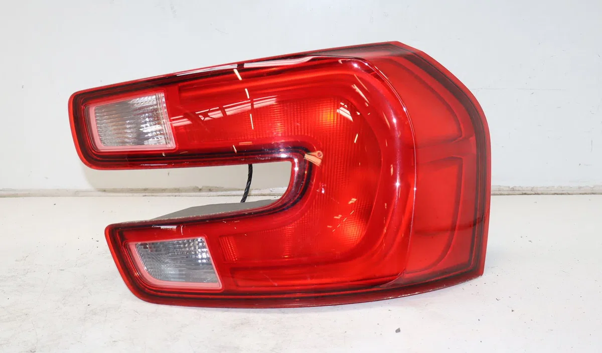 Feu arrière droit Citroen C4 GRAND PICASSO II (DA_, DE_) 1.6 hdi - bluehdi 115 (2013) occasion